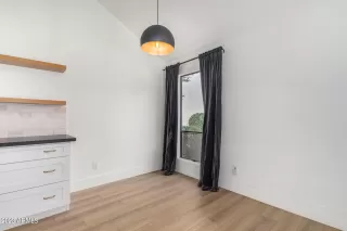 Photo #5: 6623695 Listing