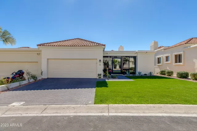 MLS: 6623890 Condo For Sale