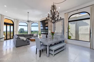 Photo #6: 6623890 Listing