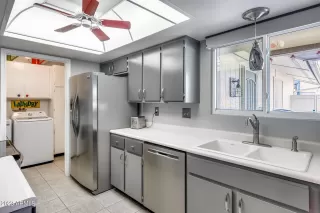 Photo #3: 6623948 Listing