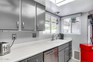 Photo #6: 6623948 Listing