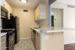 Photo #4: 6624687 Listing 