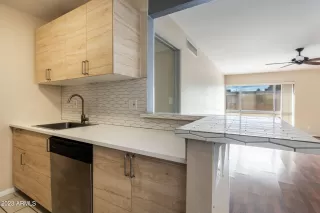 Photo #5: 6624687 Listing 