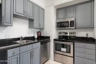 Photo #5: 6624708 Listing