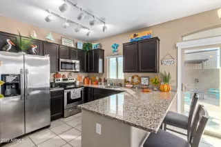 Photo #3: 6625196 Listing