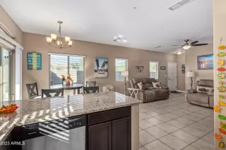 Photo #5: 6625196 Listing