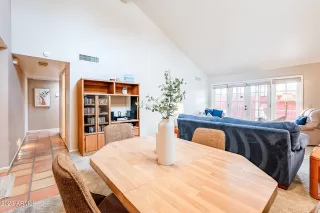 Photo #4: 6625246 Listing