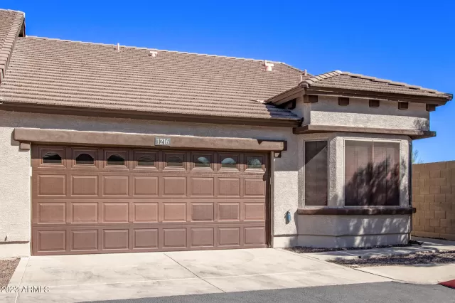 MLS: 6625318 Condo For Sale