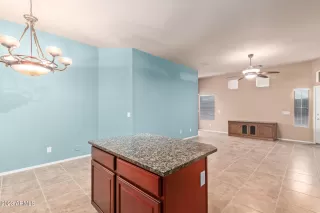 Photo #5: 6625318 Listing