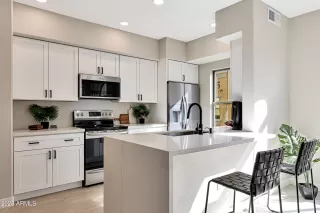 Photo #3: 6625429 Listing