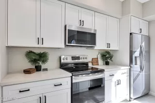 Photo #4: 6625429 Listing