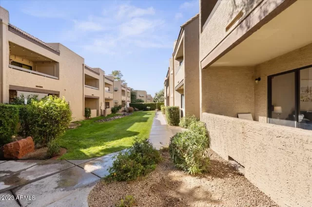 MLS: 6625610 Condo For Sale