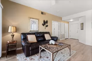 Photo #6: 6625691 Listing