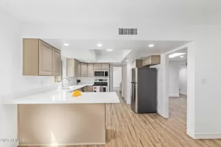 Photo #6: 6625956 Listing