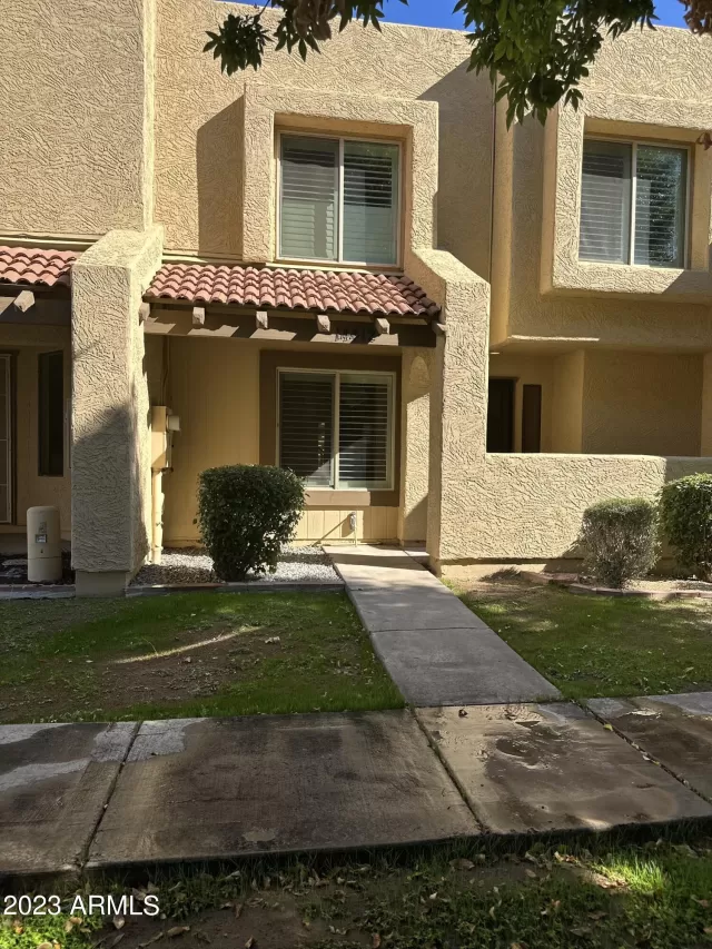 MLS: 6626052 Condo For Sale