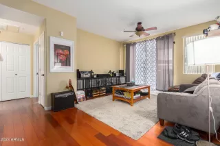 Photo #5: 6626092 Listing