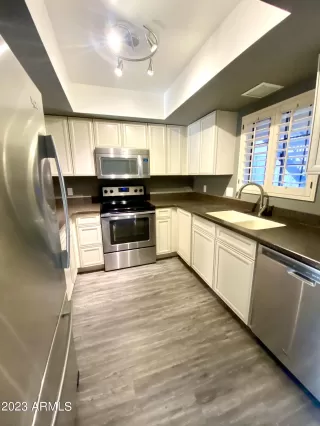 Photo #5: 6626896 Listing