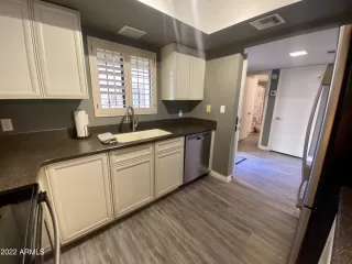 Photo #6: 6626896 Listing