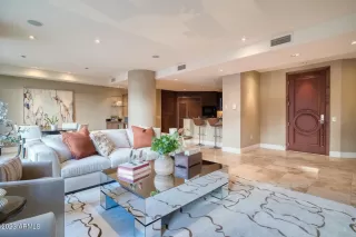 Photo #5: 6627015 Listing