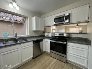 Photo #2: 6627067 Listing