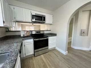 Photo #5: 6627067 Listing