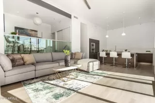 Photo #5: 6627456 Listing