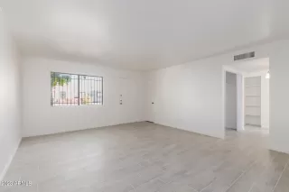 Photo #3: 6627868 Listing