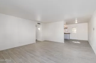 Photo #5: 6627868 Listing