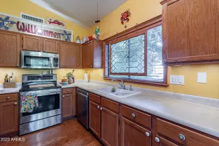 Photo #3: 6627919 Listing 