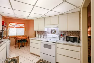 Photo #3: 6628112 Listing