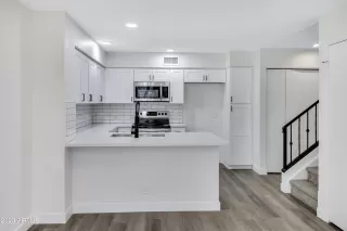 Photo #6: 6628432 Listing