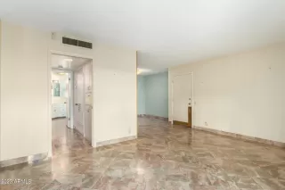 Photo #4: 6628433 Listing