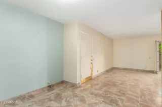 Photo #5: 6628433 Listing