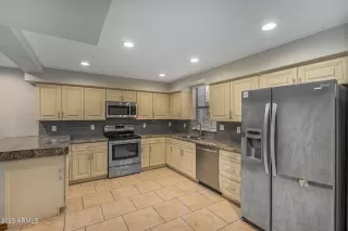 Photo #6: 6628454 Listing