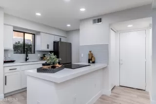 Photo #4: 6628504 Listing