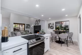 Photo #6: 6628504 Listing