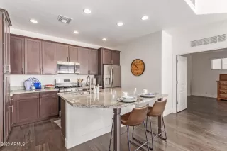 Photo #3: 6628554 Listing