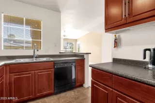 Photo #2: 6628643 Listing 