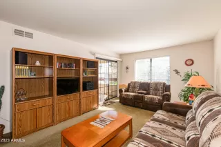 Photo #2: 6628665 Listing 