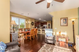 Photo #4: 6628868 Listing 