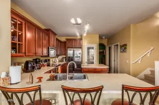 Photo #6: 6628868 Listing 