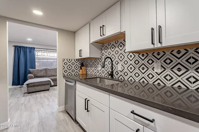 MLS: 6628925 Condo For Sale