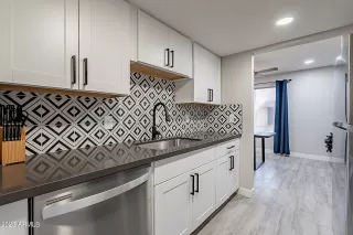 Photo #2: 6628925 Listing 