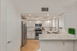 Photo #6: 6628936 Listing 