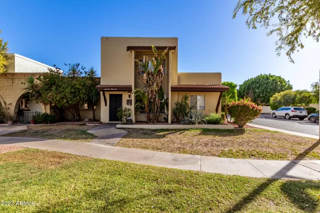 MLS: 6629006 Condo For Sale