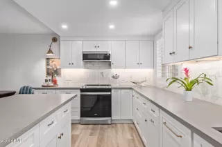 Photo #6: 6629024 Listing 