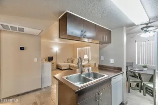 Photo #5: 6629109 Listing 