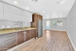 Photo #2: 6629316 Listing