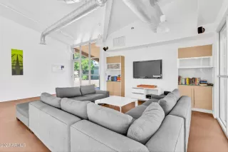 Photo #4: 6629316 Listing