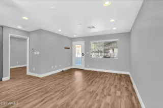 Photo #5: 6629316 Listing